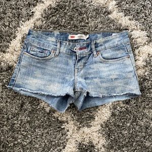 Levi’s Shorty Short